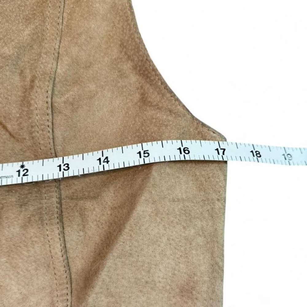 Vintage Tan suede leather‎ vest with button-up front and faux pockets. Size: M - Picture 7 of 8